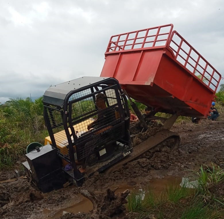 LIFT DUMP HYDRAULIC BAK TANKOS TRAKTOR PERKEBUNAN